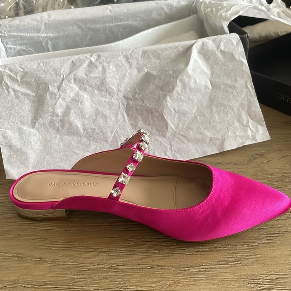 Banana Republic Pink Satin Embellished Strap Mule - Like New In Box - Picture 16 of 17